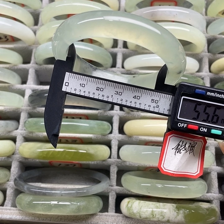 未镶嵌蛇纹石玉手镯135