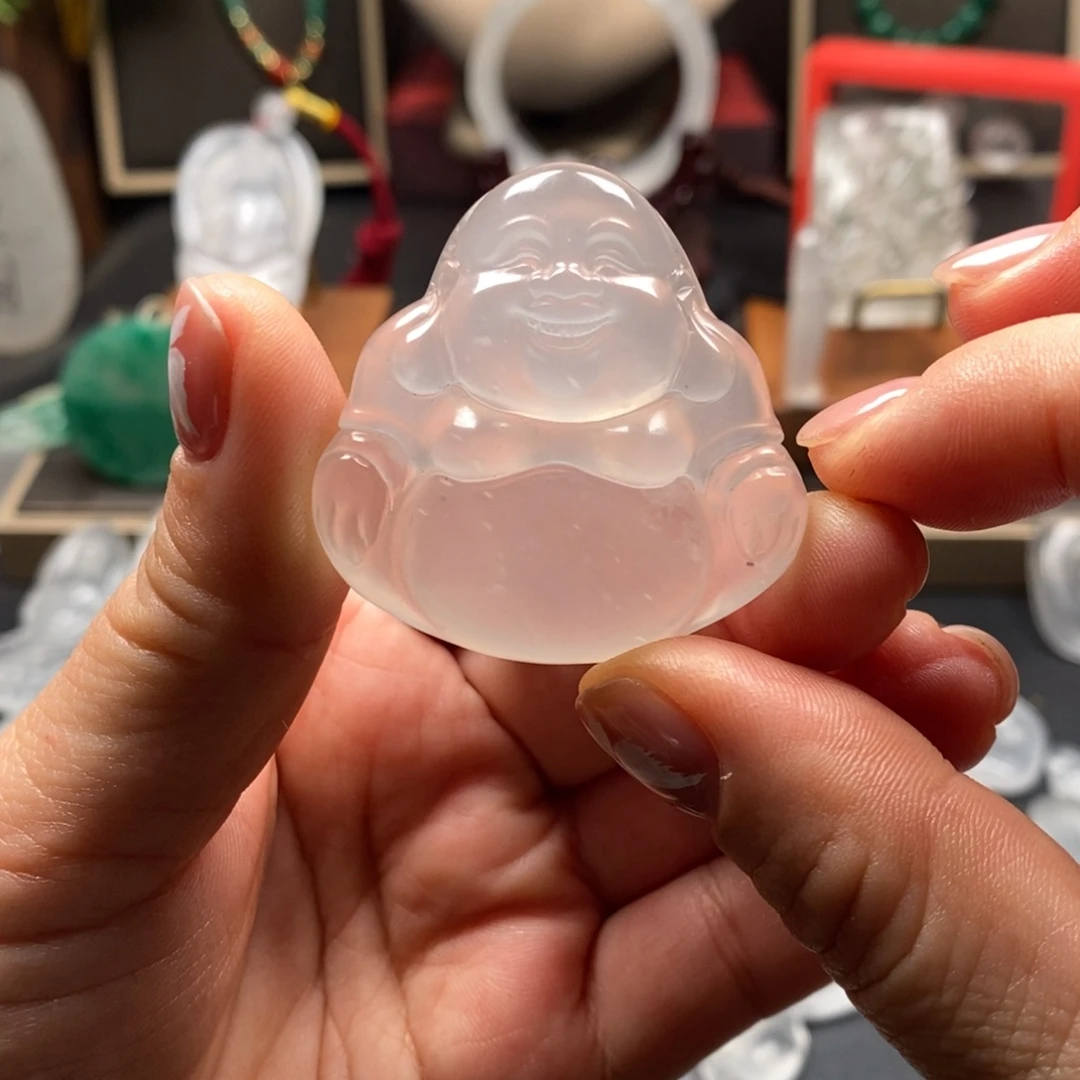 记***活石英质玉未镶嵌颈饰