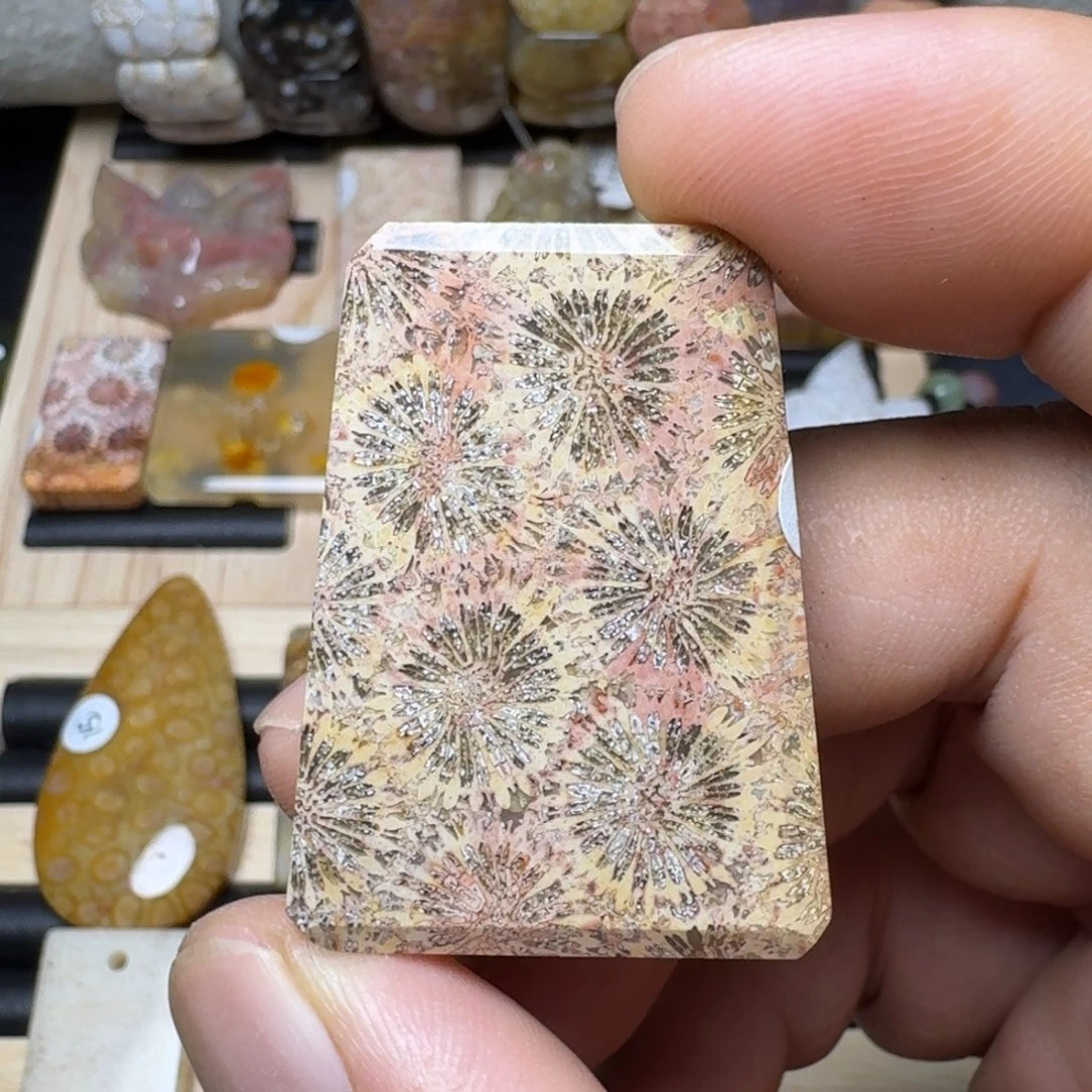 硅化玉未镶嵌纯天然色有机玉石保真色