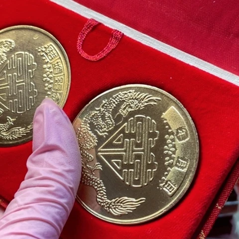 其他普通金属双喜纪念章。。。。。。。。。。