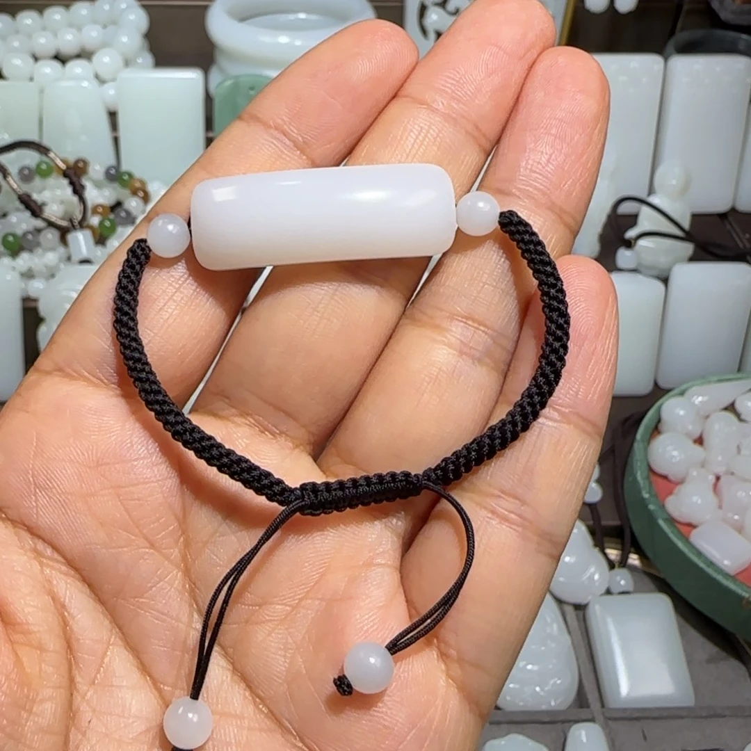 和田玉颈饰未镶嵌