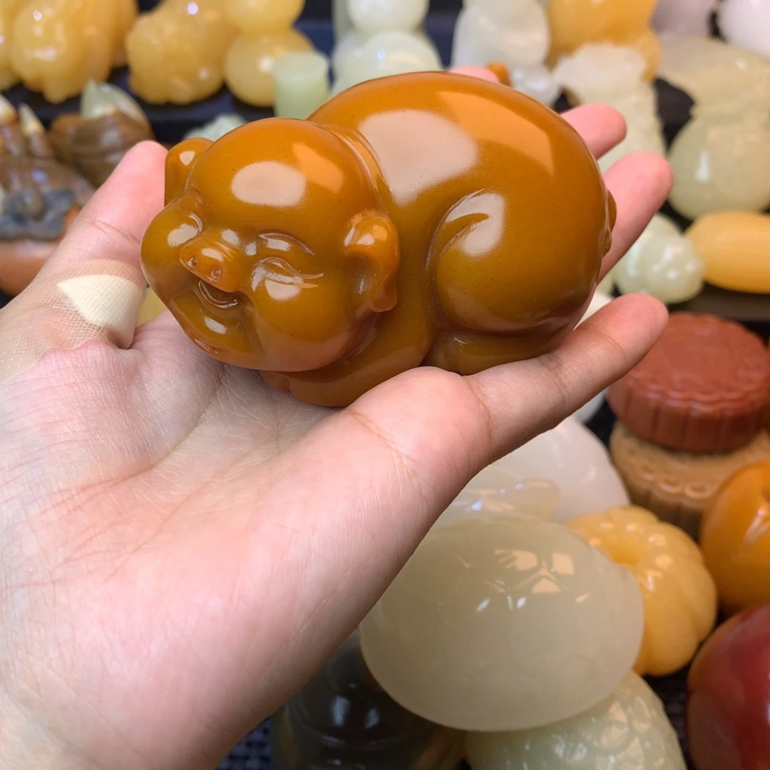 冬***、五彩石手把件黄色猪猪