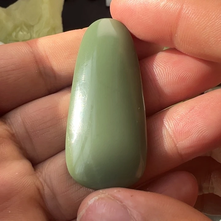 和田玉未镶嵌吊坠(赠链)