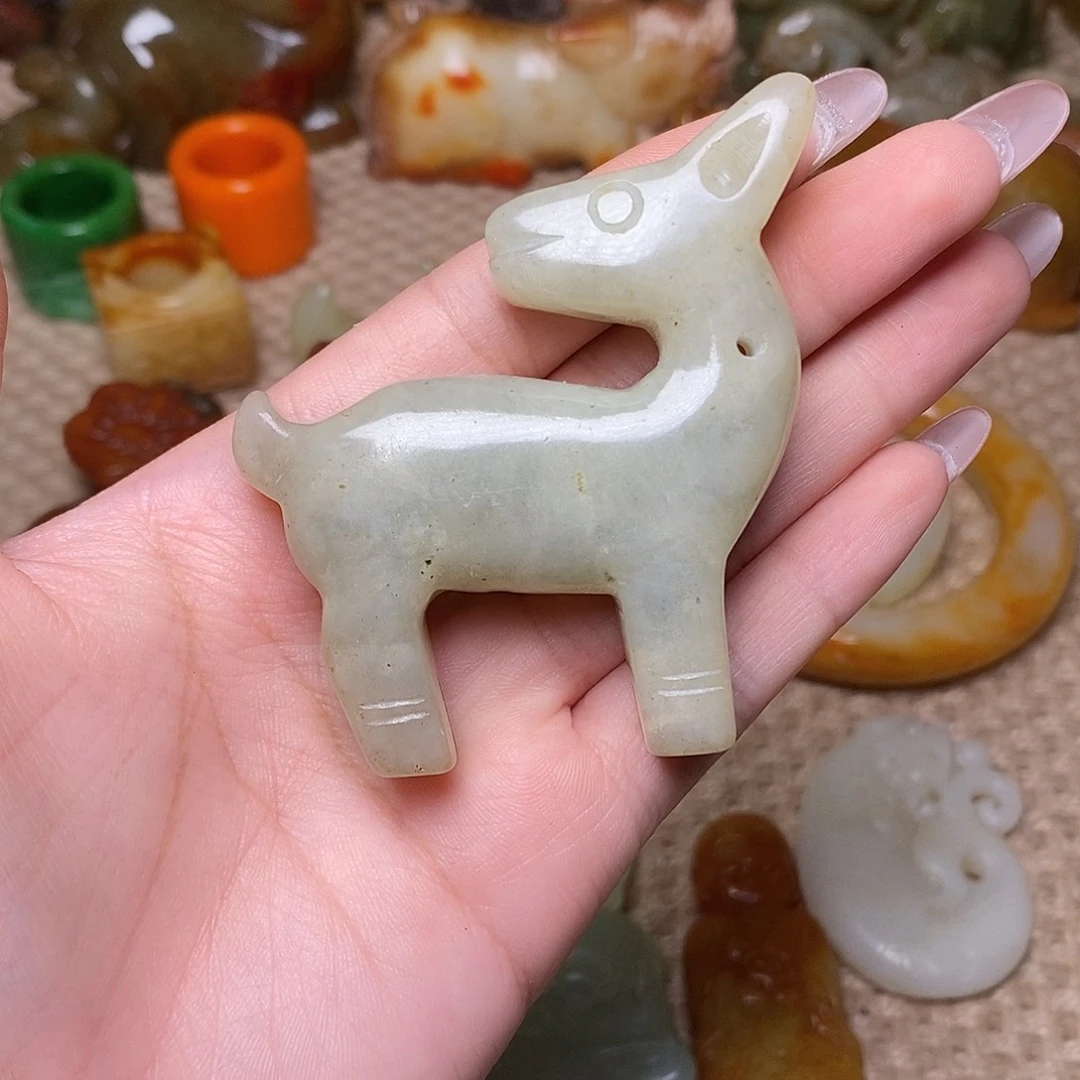 蛇纹石玉未镶嵌颈饰