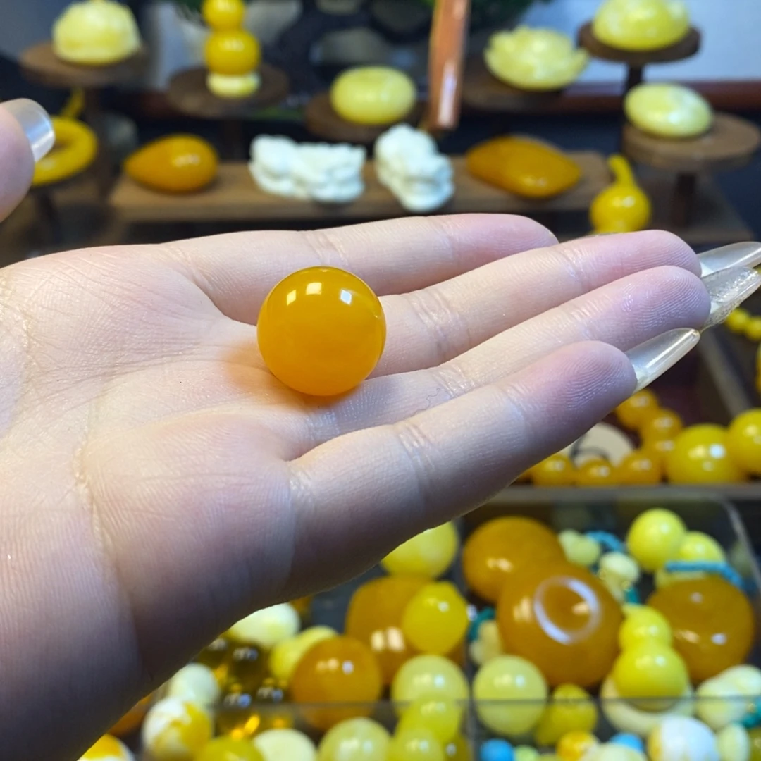 修***心鸡油黄浅飘花卡18单株一颗