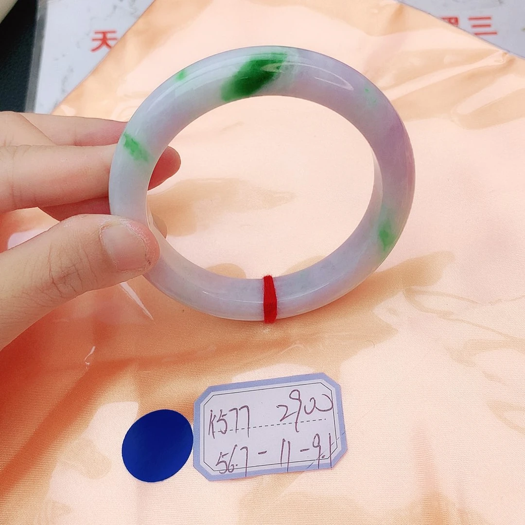 翡翠手镯未镶嵌翡翠