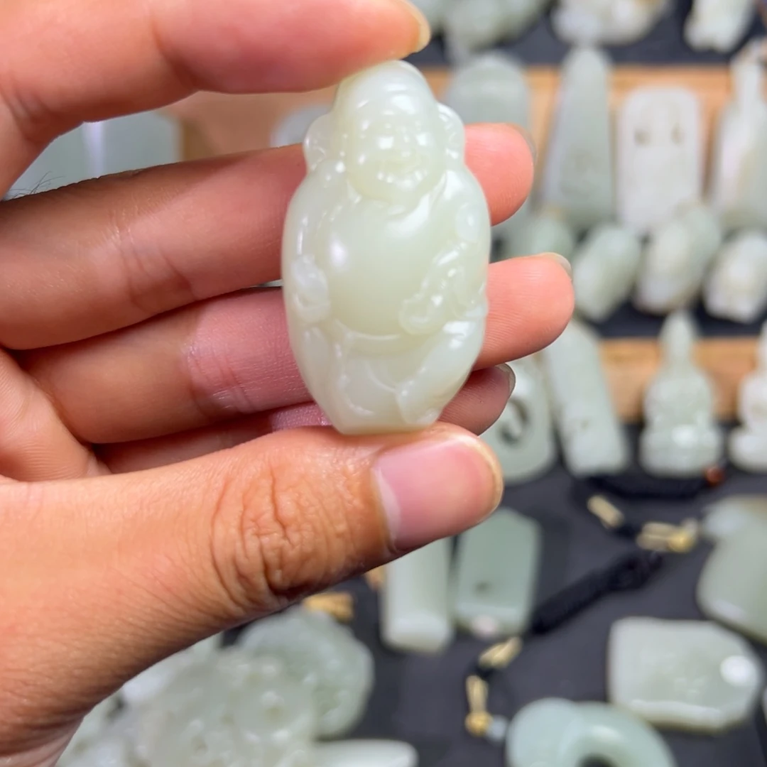和田玉（青白玉）未镶嵌颈饰