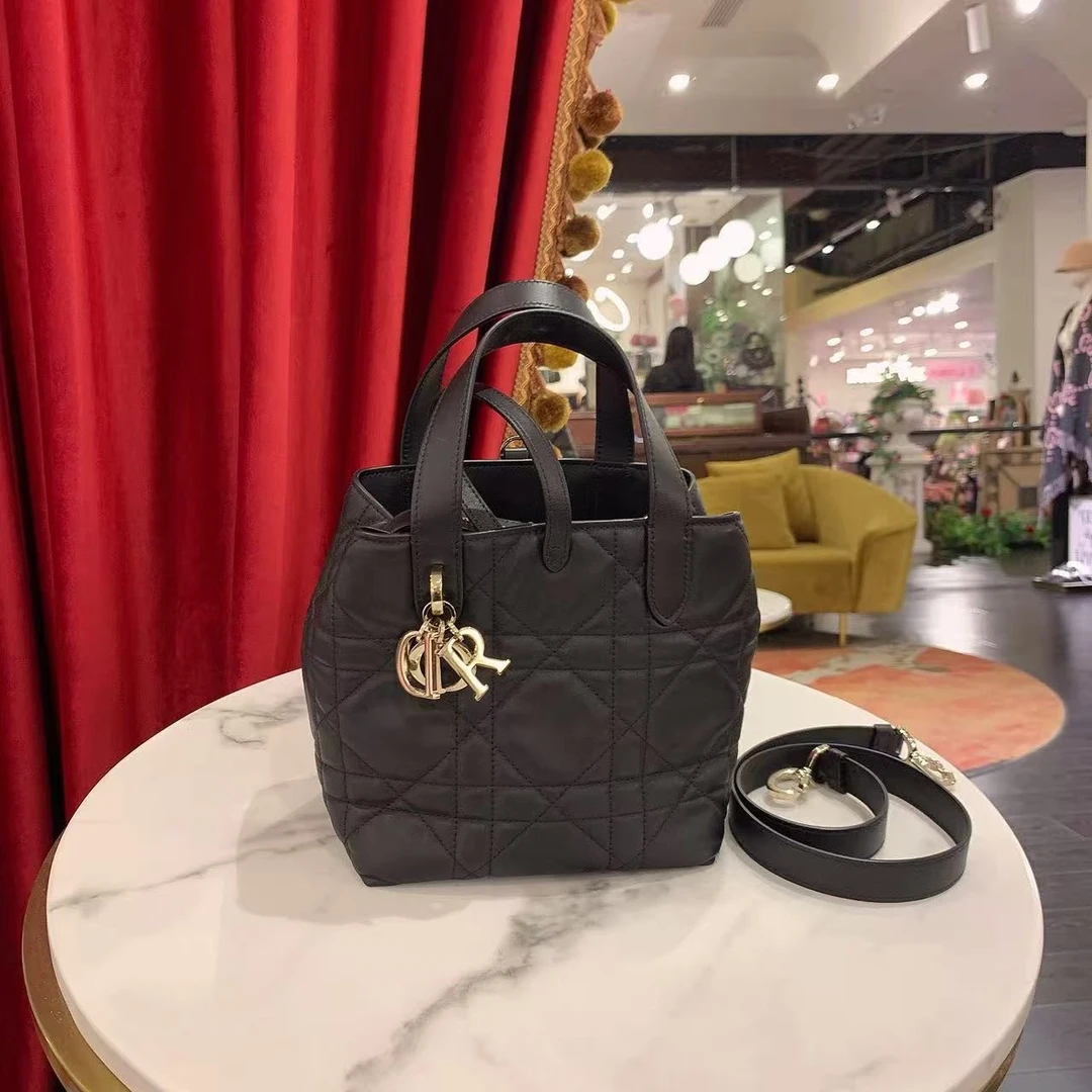 95新 DIOR/迪奥 touiours竖版小号黑金芯片款25年67438843