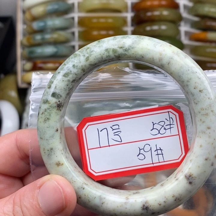 未镶嵌蛇纹石玉手链