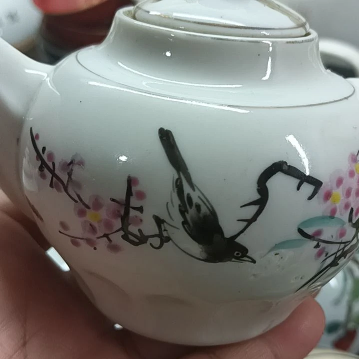 独***雪手绘陶瓷手把壶？。。？？？