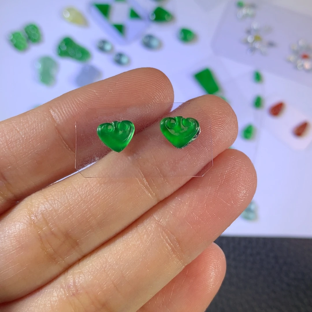 翡翠未镶嵌挂件如意头一对