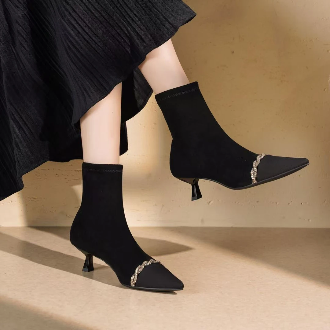 【小贝家】一代4cm弹力短靴尖头细跟靴子秋冬季高跟气质瘦瘦靴3620