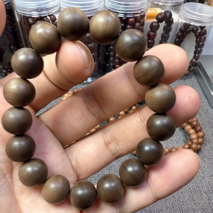 郝***馆木檀香木1.2……阴沉……