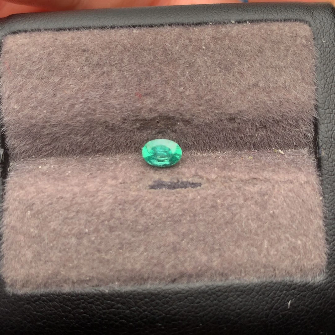 裸石祖母绿4×6天然祖母绿