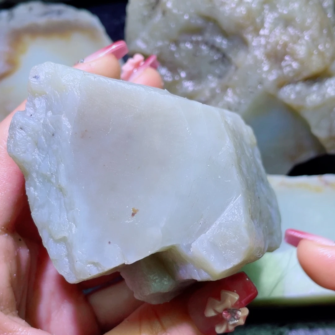 和田玉未镶嵌珠宝半成品