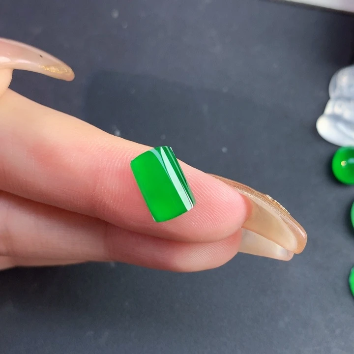 翡翠裸石11.2-7.38-3.07