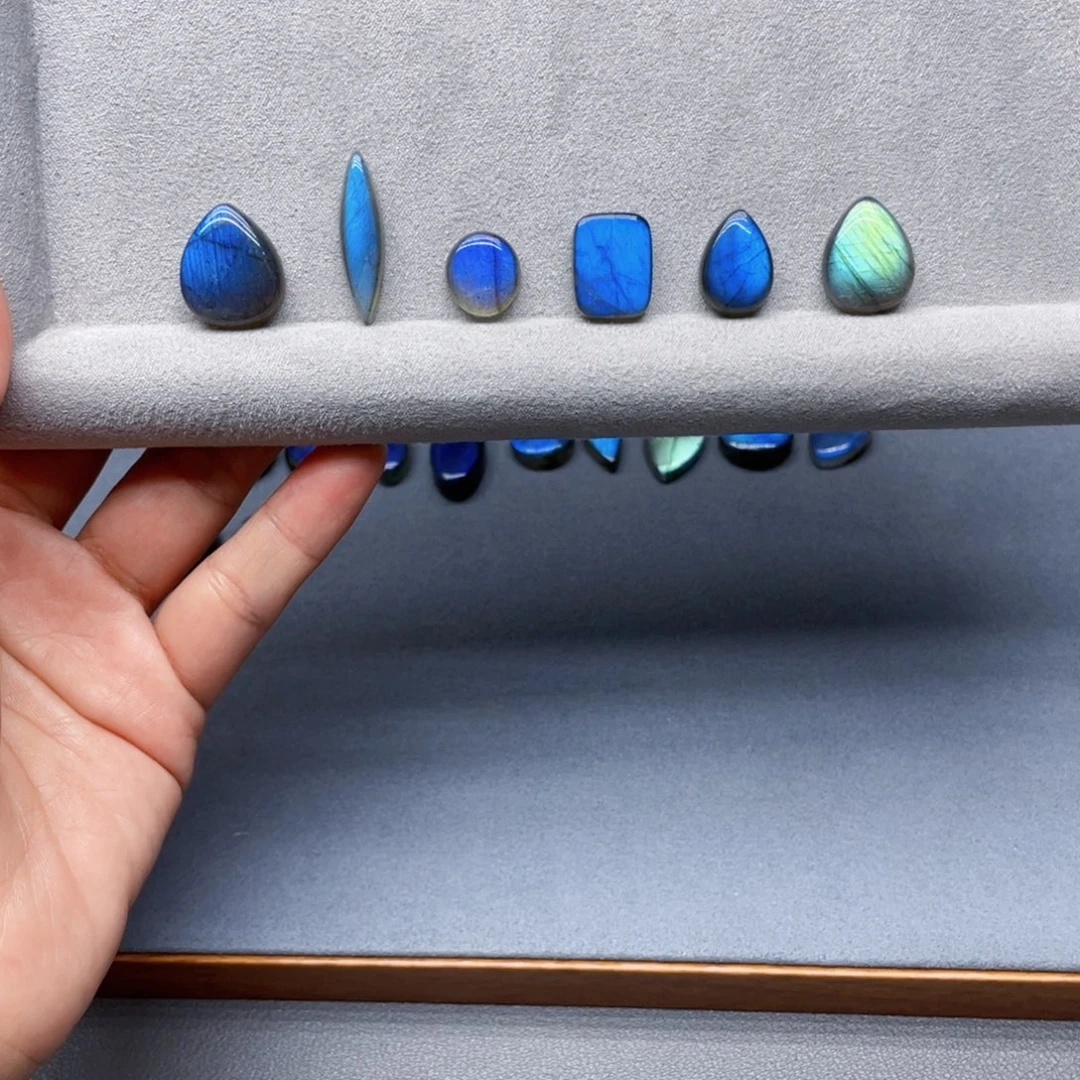 夏***铭银S925镶嵌长石颈饰