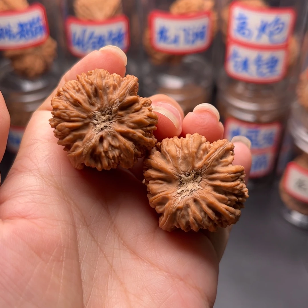一***斧把件文玩核桃玲珑塔尖
