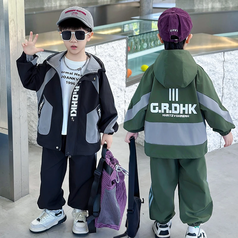 男童秋套装2025新款儿童冲锋衣两件套帅气时髦秋装潮男孩春秋衣服