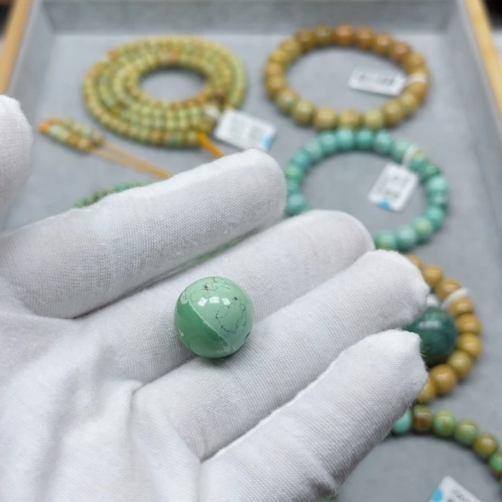 绿松石未镶嵌挂件