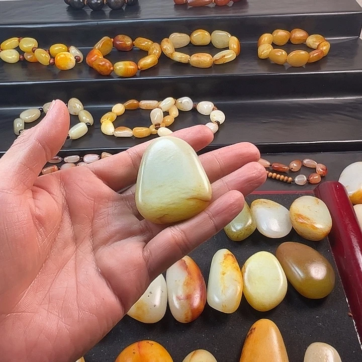 青***柠颈饰未镶嵌和田玉