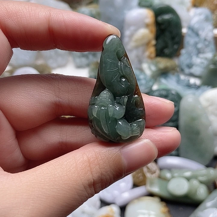 翡翠未镶嵌颈饰翡翠