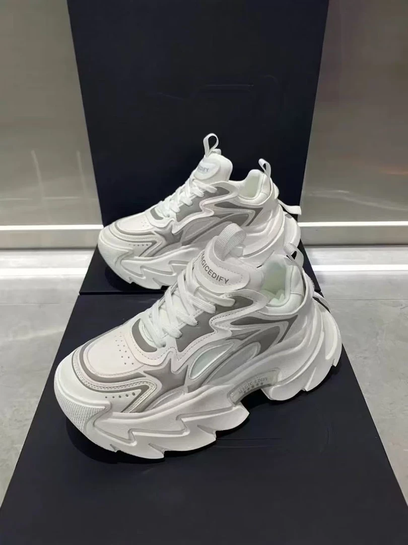 9369-14452 白色女款时尚跑步老爹鞋