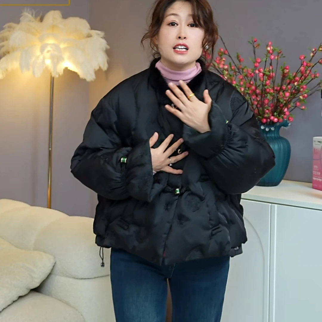 【伟伟专属】黑色水貂拼边圆领刺绣花苞袖羽绒服