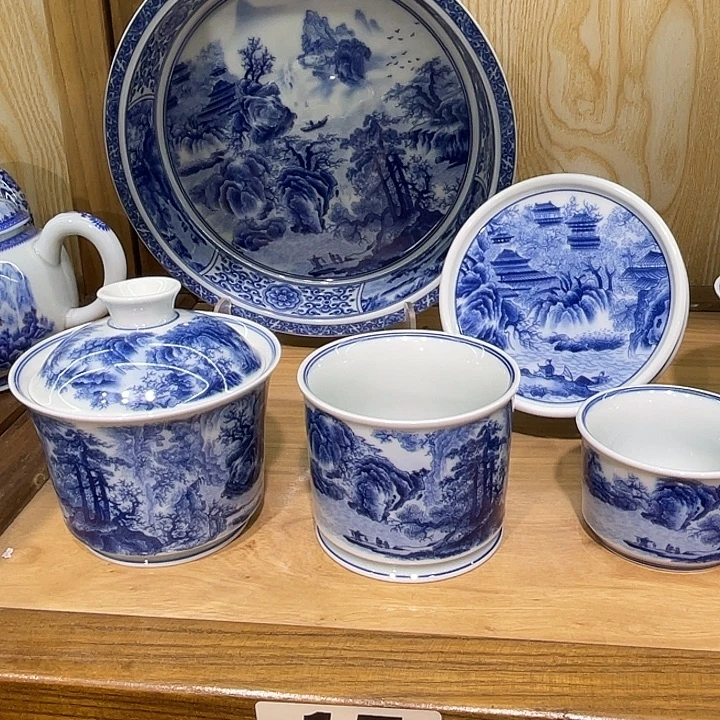 朱***.青花春山图5件套茶具