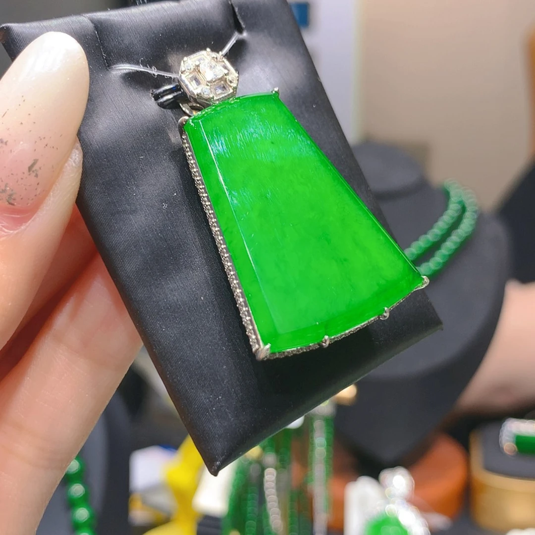 【闪购商品】颈饰银S925镶嵌翡翠6柒姐