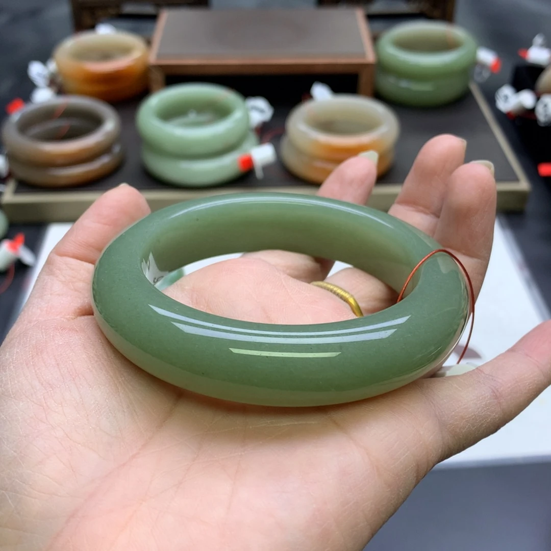 石英质玉未镶嵌手镯