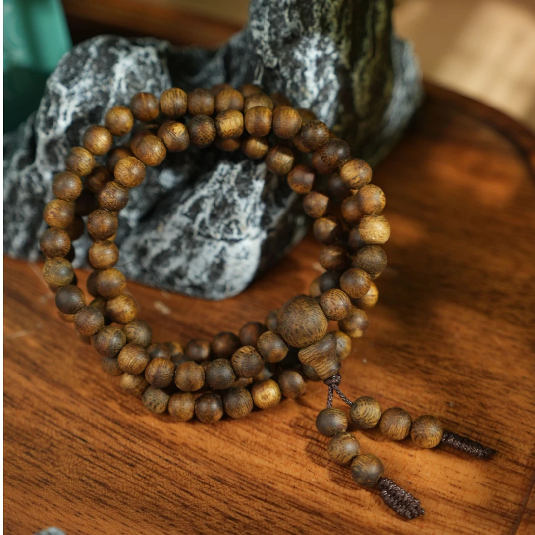 沉香卡6多圈绿奇楠轻微瑕疵珠子留疤虫漏95沉