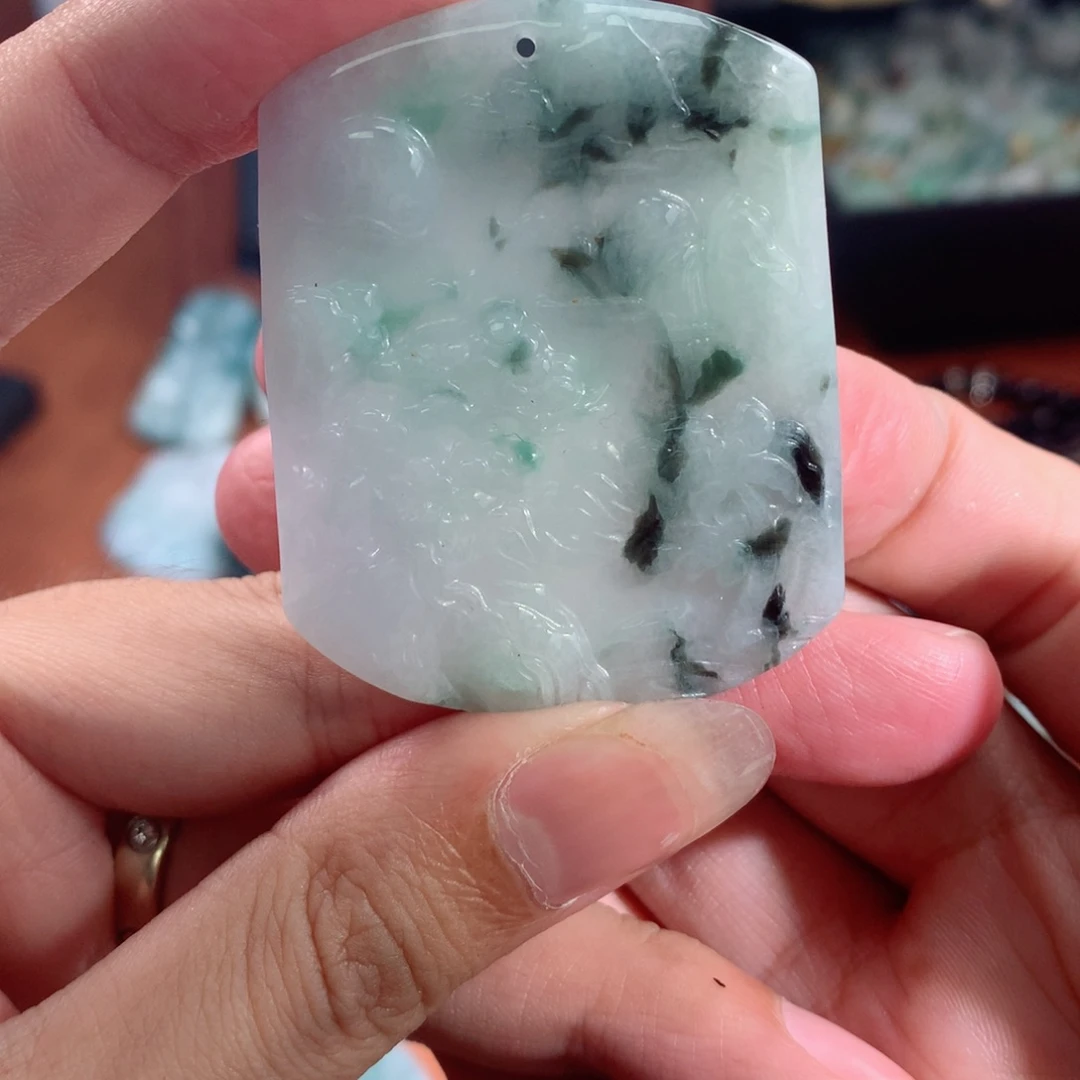 翡翠未镶嵌颈饰翡翠
