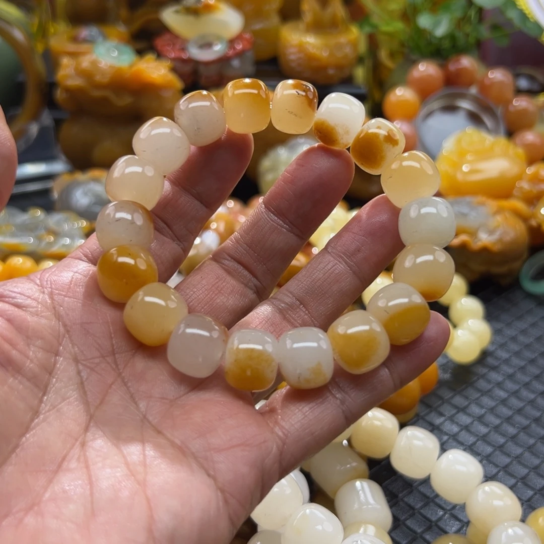 石英质玉未镶嵌颈饰