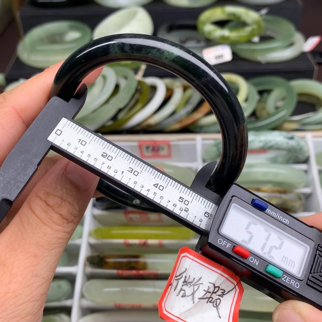 未镶嵌蛇纹石玉手镯860