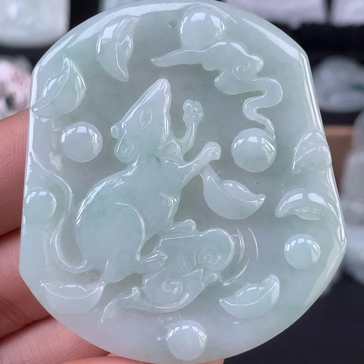 颈饰未镶嵌翡翠鼠