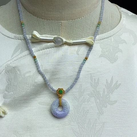 翡翠颈饰未镶嵌天然