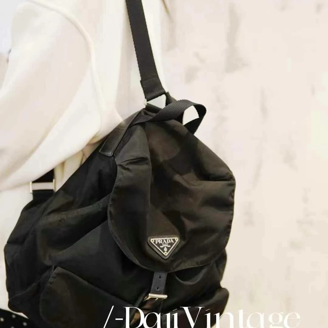 95新 Prada/普拉达 大吉中古/Prada普拉达黑银30双肩包