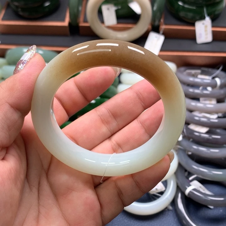 【闪购商品】未镶嵌手镯和田玉