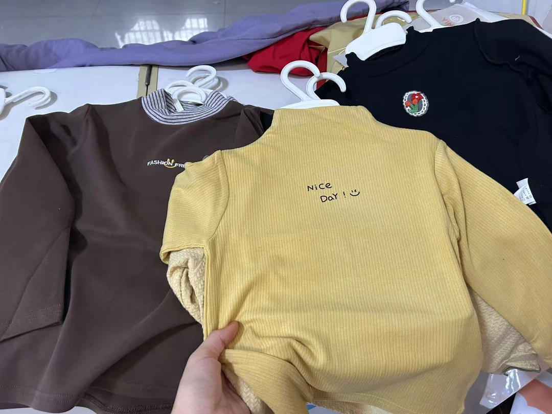 婴幼童纯色秋衣