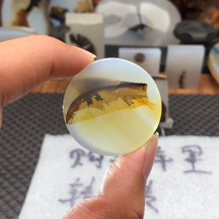 玛瑙/玉髓颈饰未镶嵌