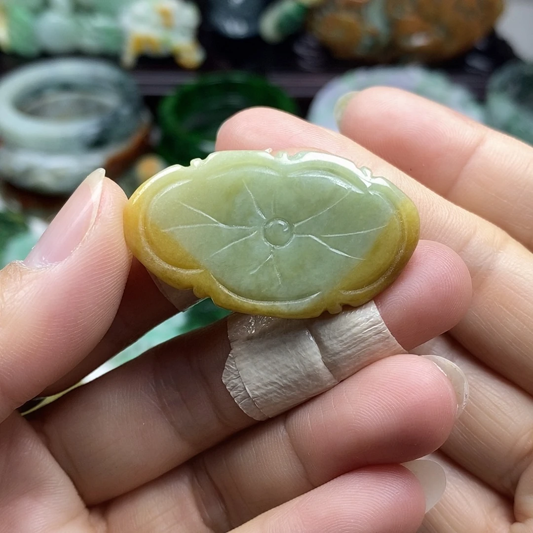 颈饰未镶嵌翡翠牌子