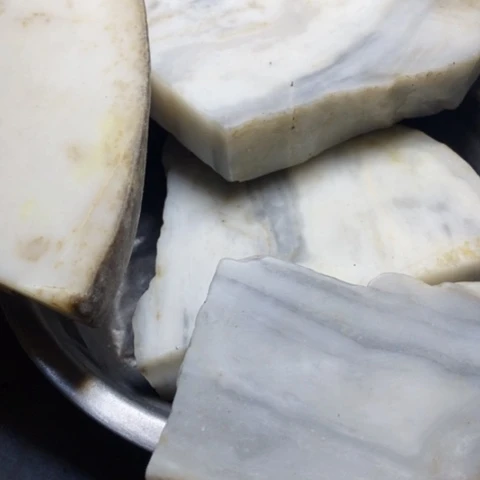 透闪石质玉未镶嵌挂件