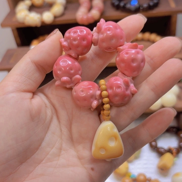 星月菩提手串粉草莓手捻象牙果