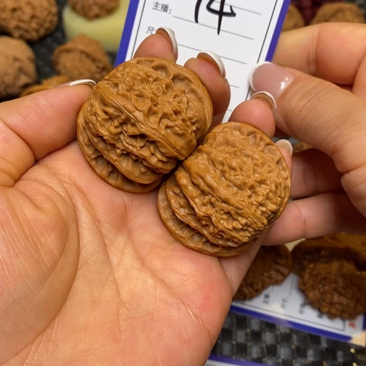 文玩核桃吊坠74白狮子41