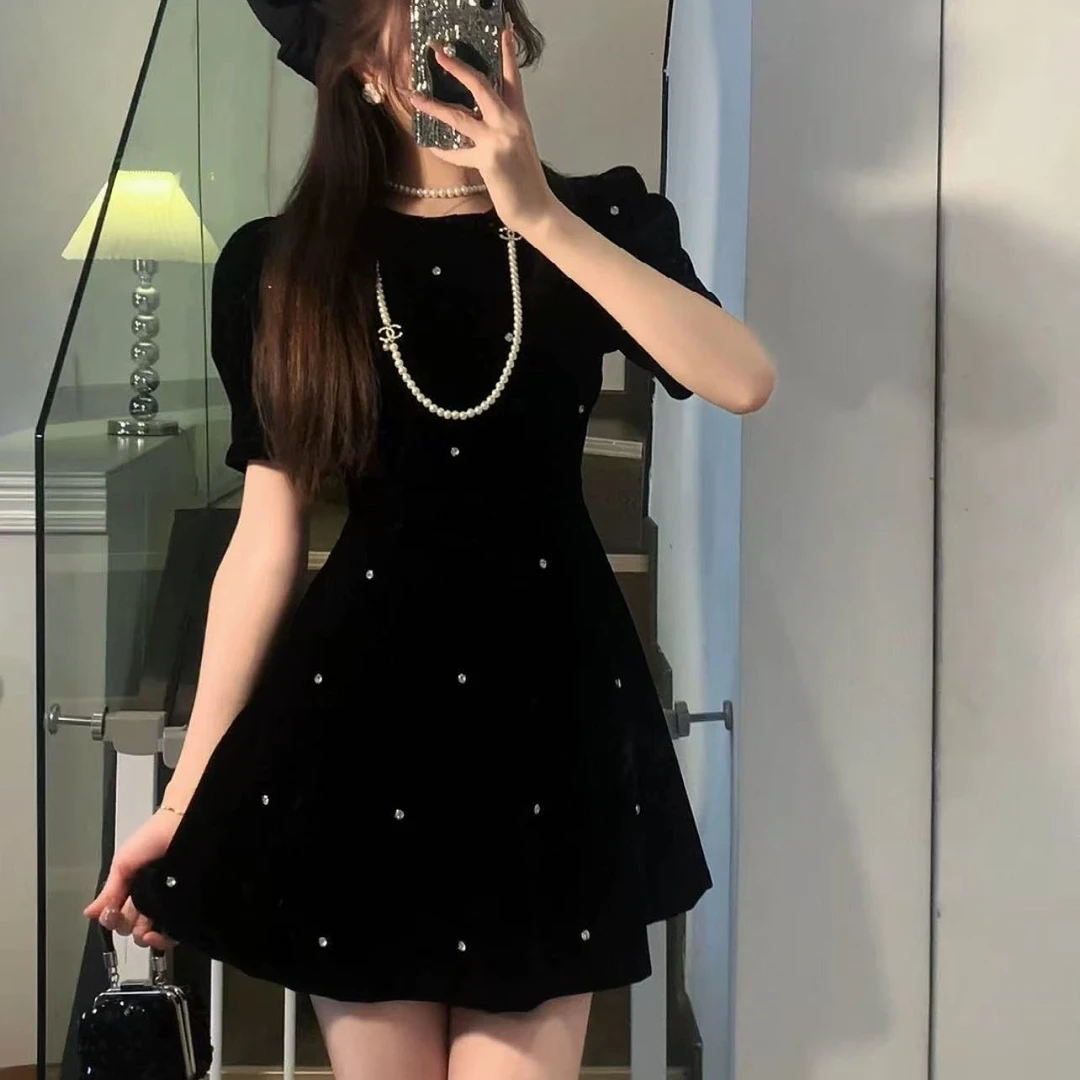 王大温柔家～大码女装法式千金风盯钻收腰丝绒连衣裙