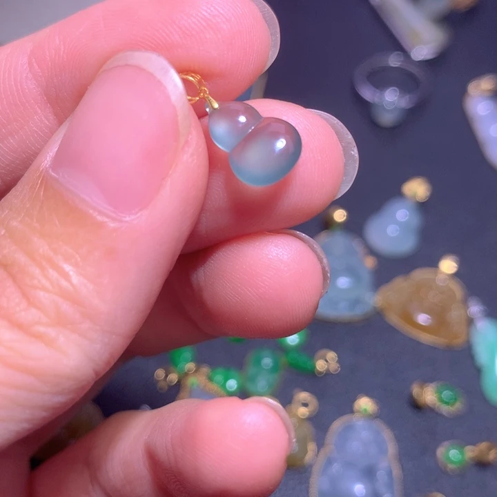 颈饰18K金镶嵌翡翠翡翠