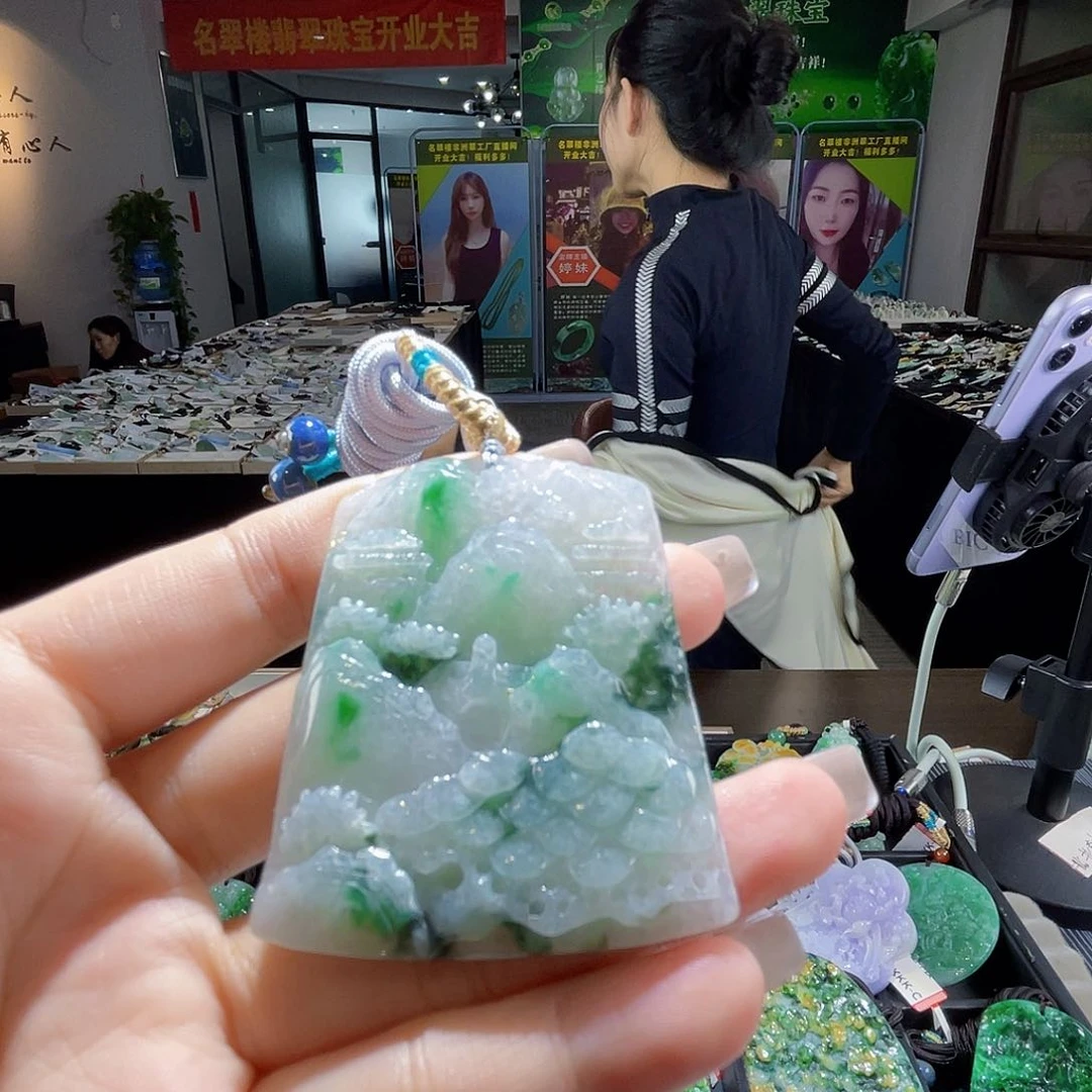 颈饰未镶嵌翡翠一