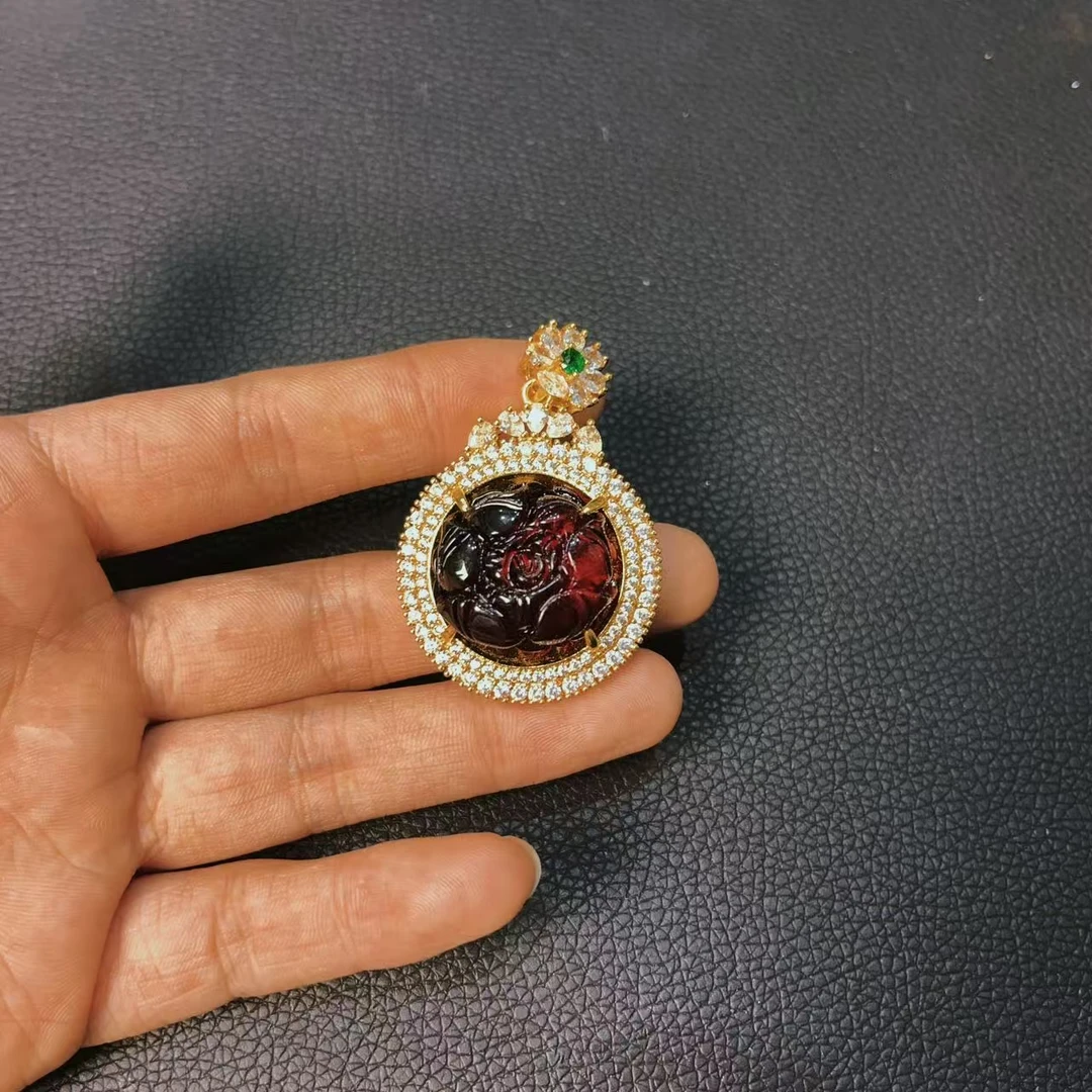 天然缅甸净水血珀牡丹花吊坠 A007—多样性发