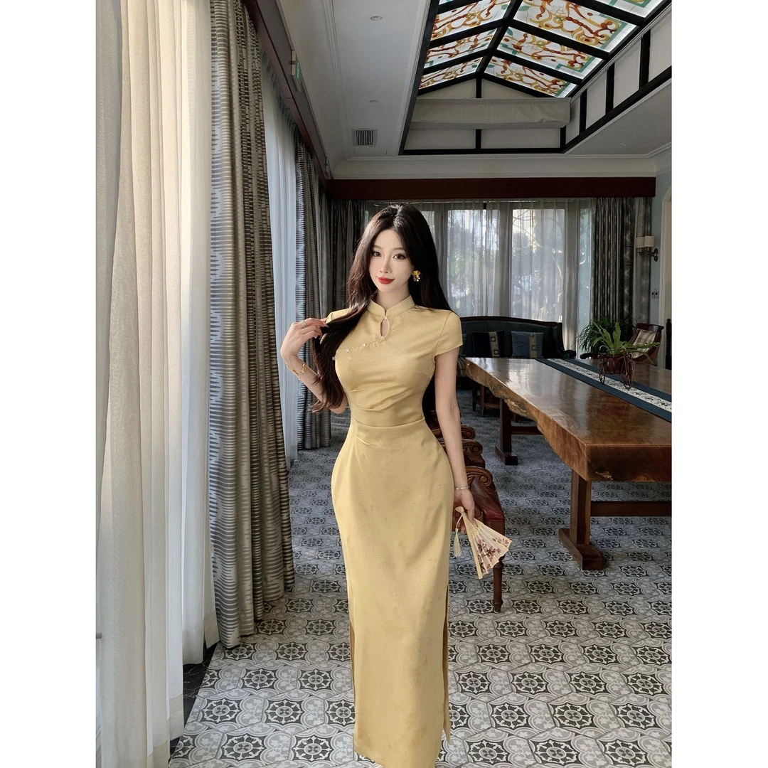 老钱风松弛感女装贵气K新中式温柔淡黄色显白缎面改良旗袍女2025